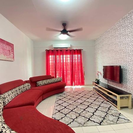 Homestay Juta Mines Seri Kembangan Balakong Serdang Lama Εξωτερικό φωτογραφία