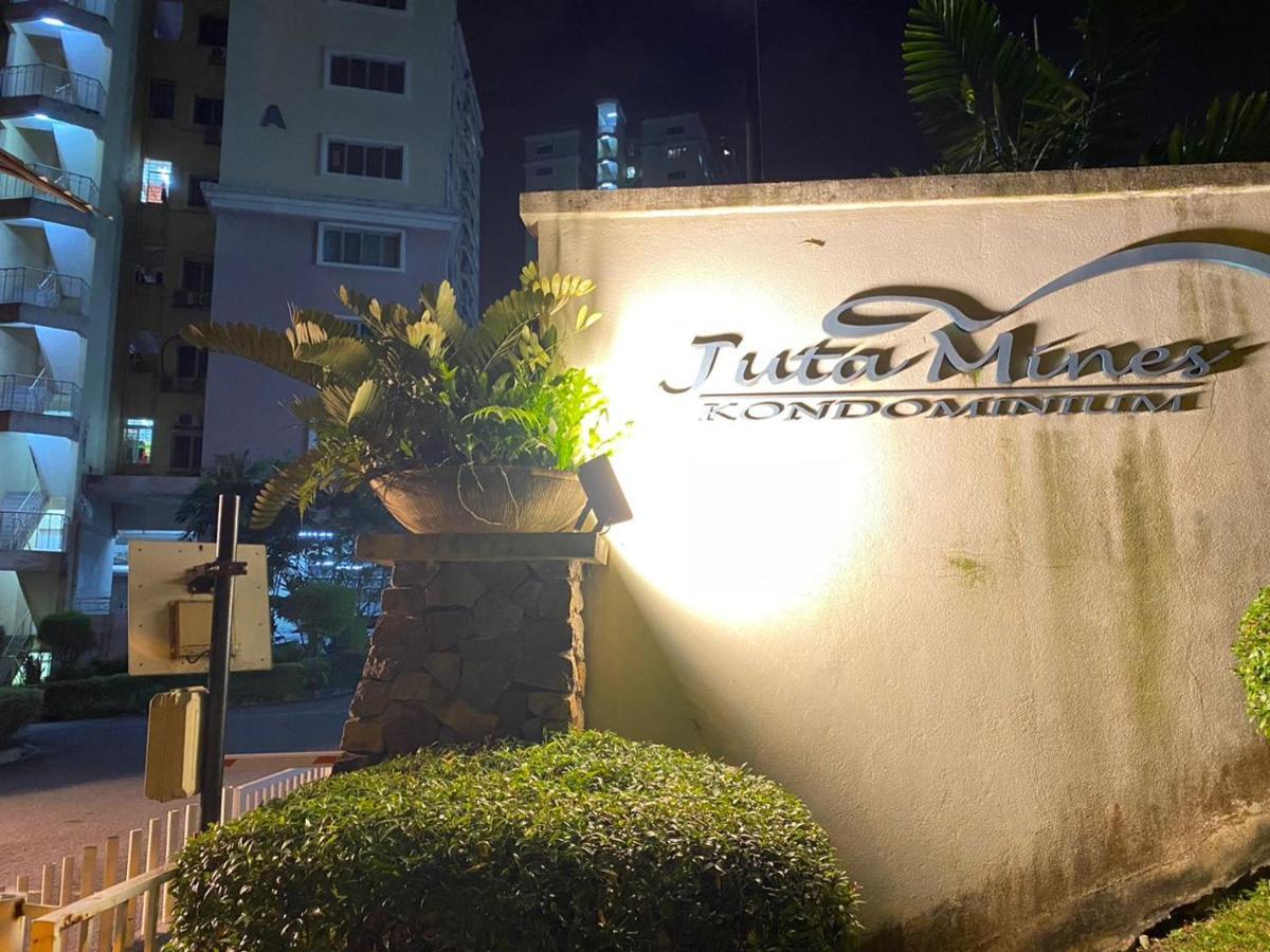 Homestay Juta Mines Seri Kembangan Balakong Serdang Lama Εξωτερικό φωτογραφία