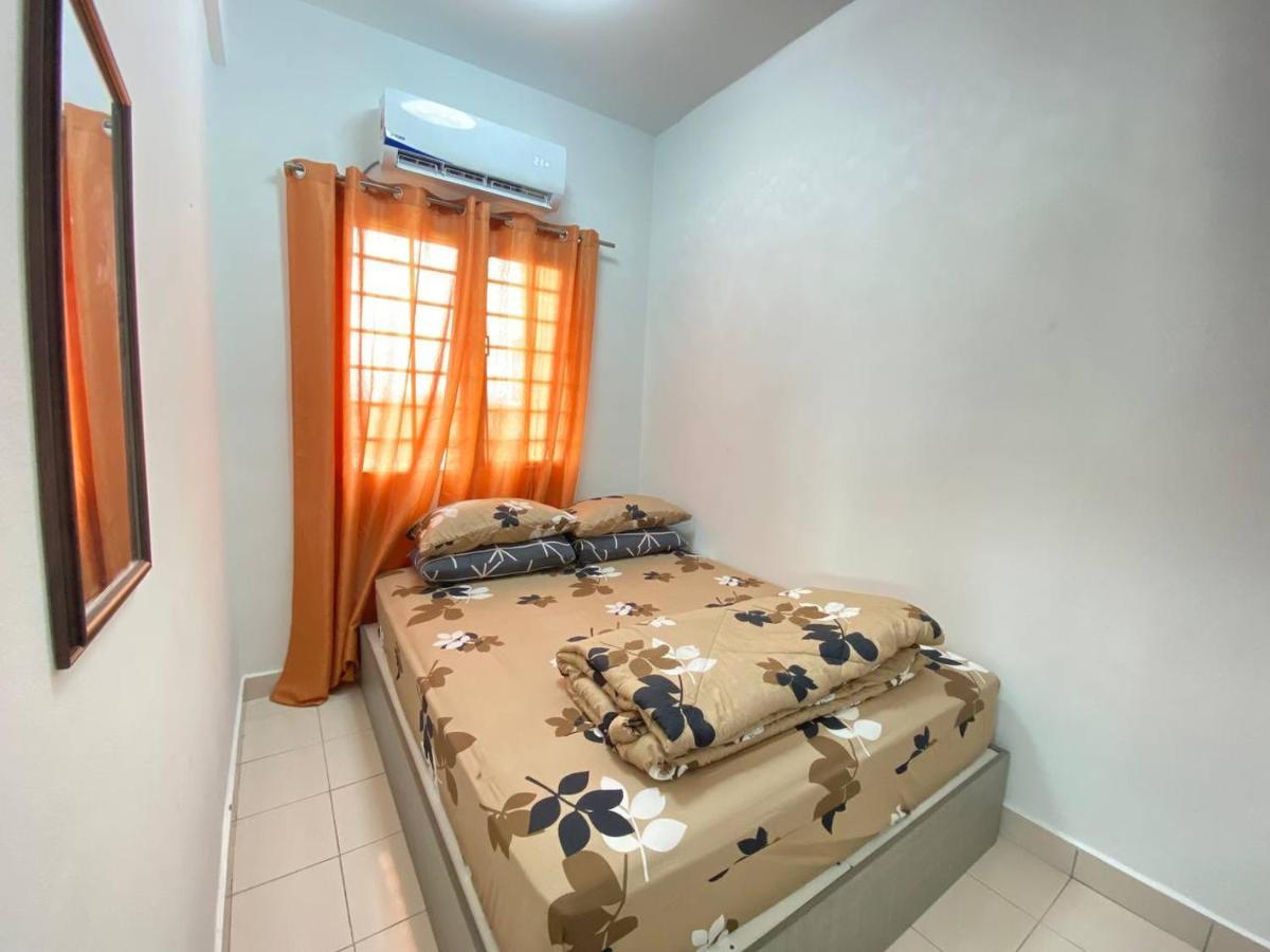 Homestay Juta Mines Seri Kembangan Balakong Serdang Lama Εξωτερικό φωτογραφία