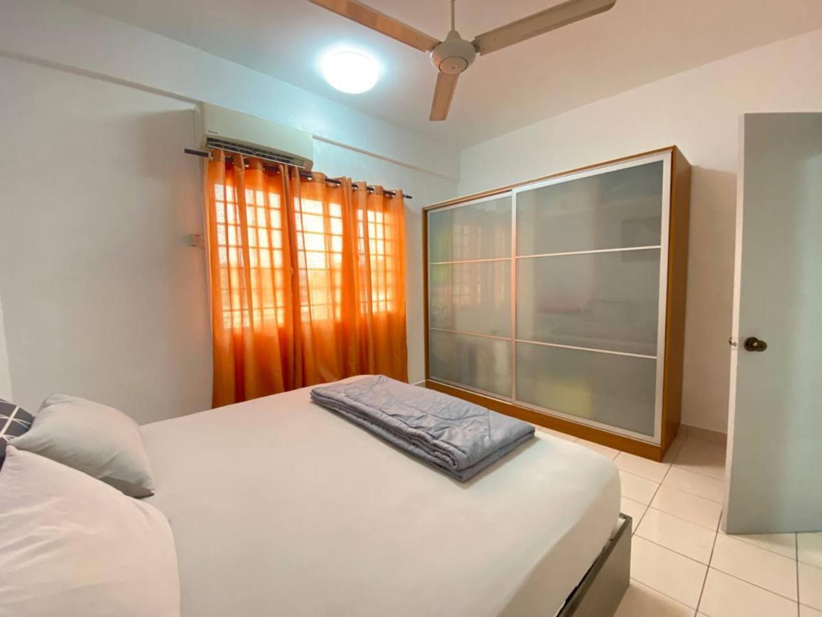 Homestay Juta Mines Seri Kembangan Balakong Serdang Lama Εξωτερικό φωτογραφία